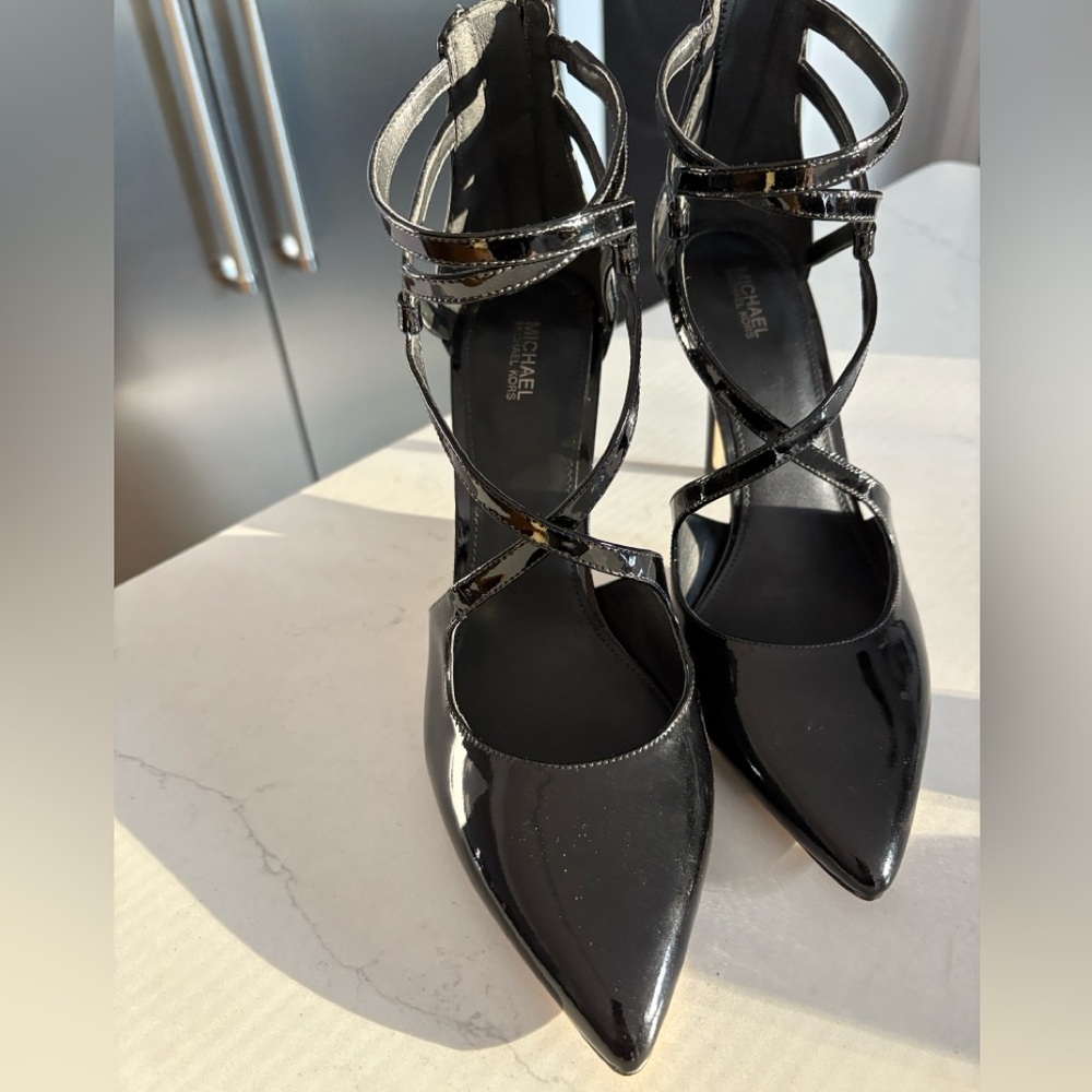 Michael Kors Black Patent Leather Heels sz 10